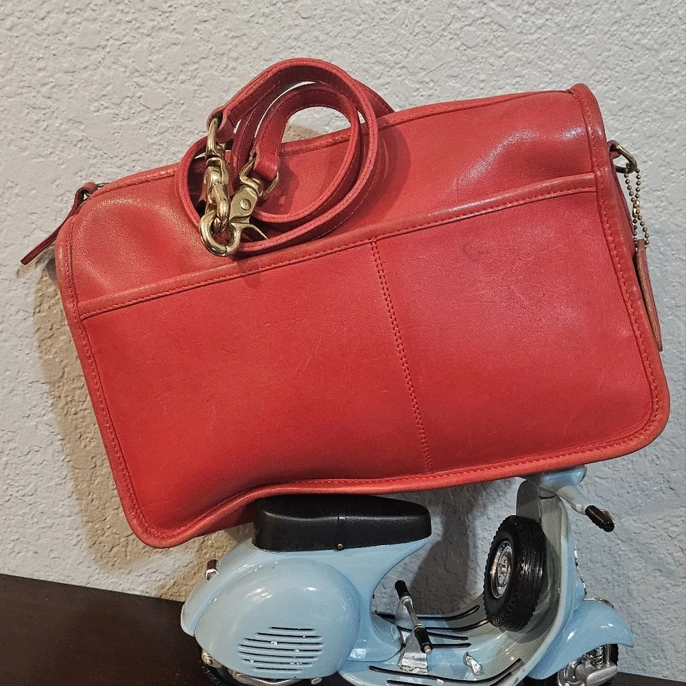 Vintage Coach Red Gloved Leather Companion Bag - Picture 13 of 13